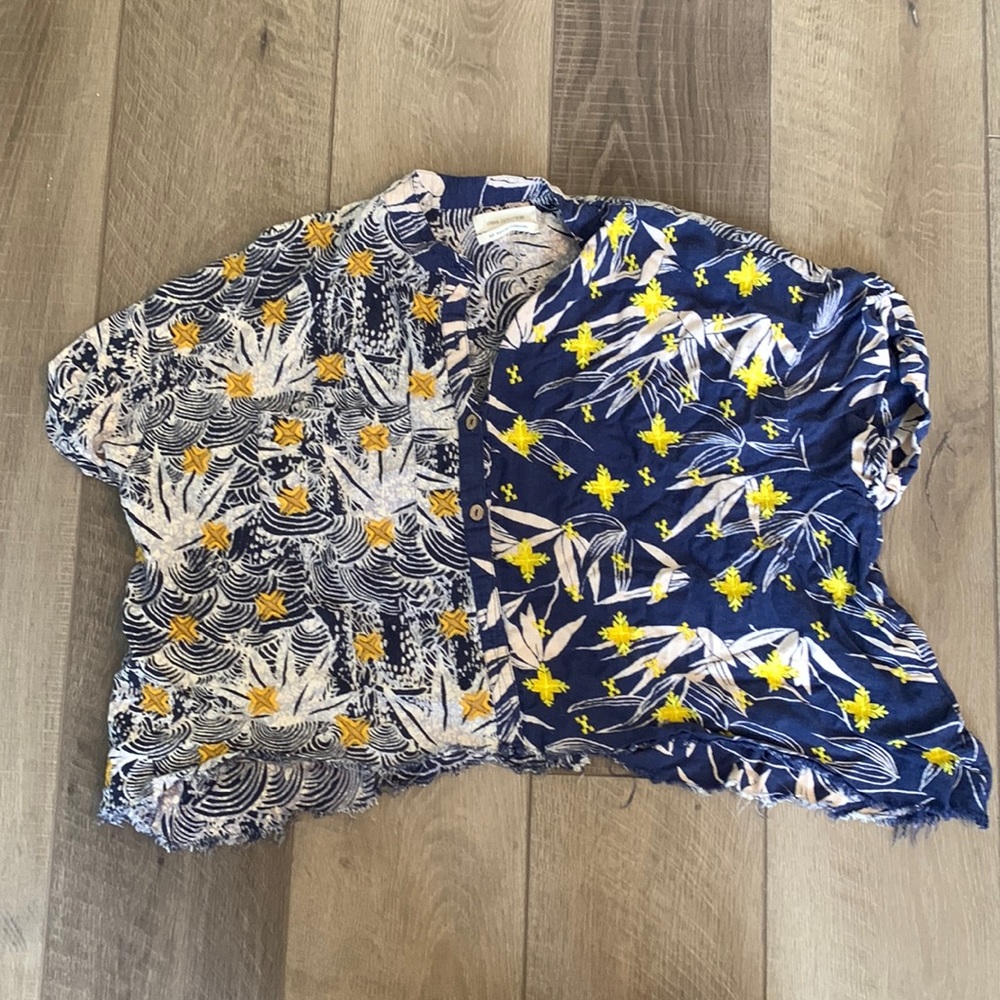 Urban Outfitters Button Down Hawaiian Cut Off Short Sleeve Crop Top